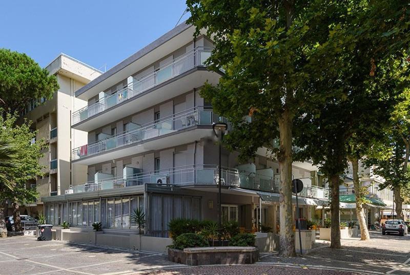 Hotel Arno 米萨诺阿德里亚蒂科 外观 照片