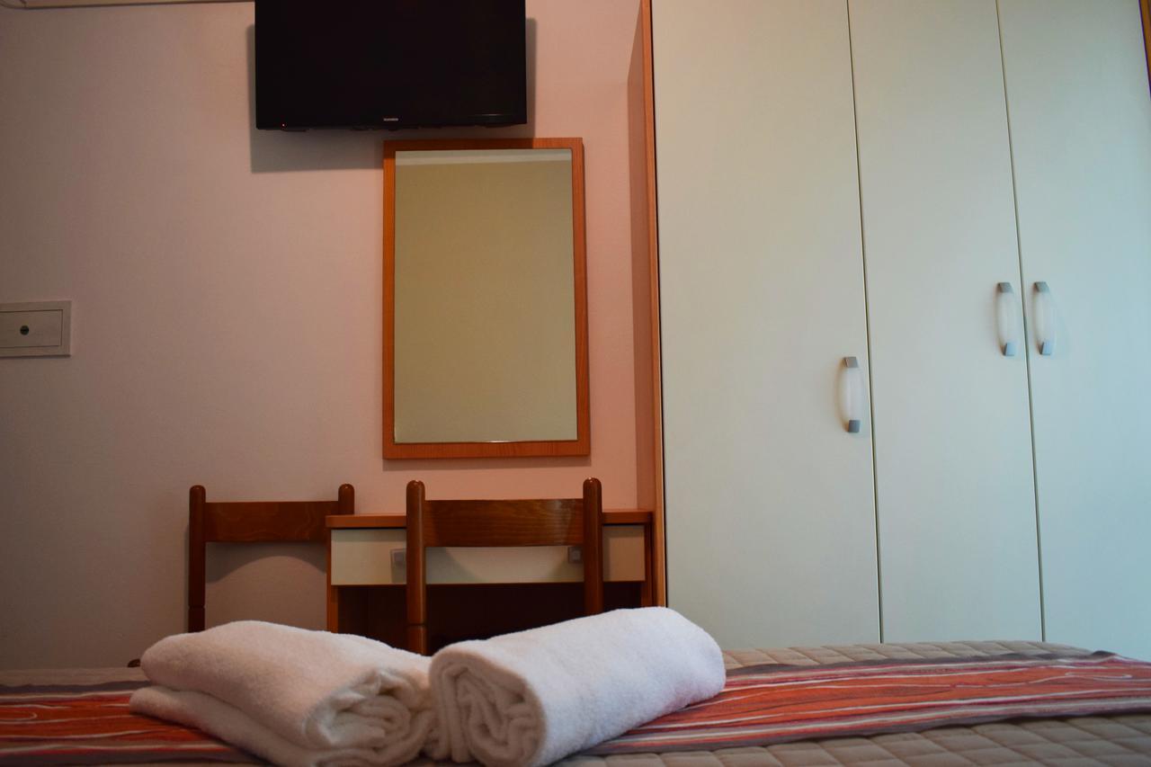 Hotel Arno 米萨诺阿德里亚蒂科 外观 照片