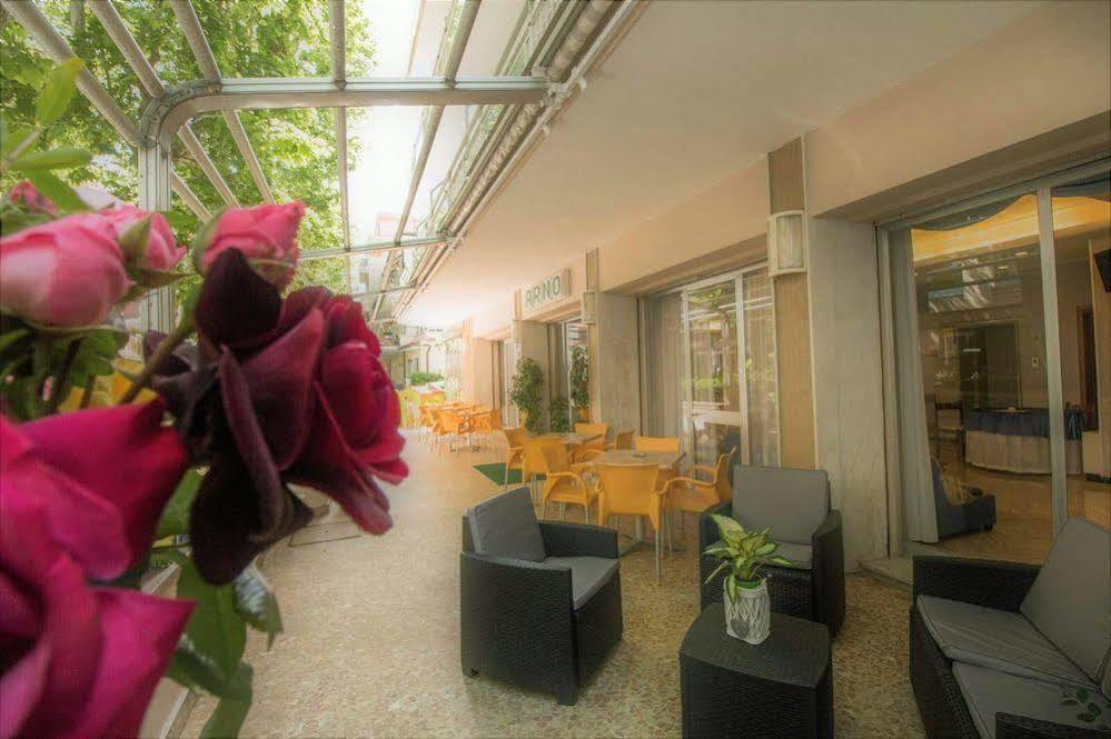 Hotel Arno 米萨诺阿德里亚蒂科 外观 照片